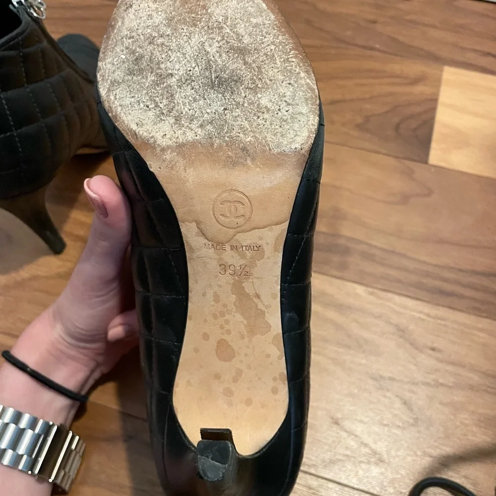 Chanel quilted leather booties - Picture 8 of 9